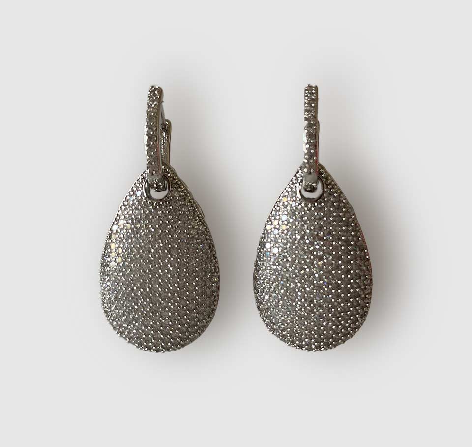 Silver drop down earring