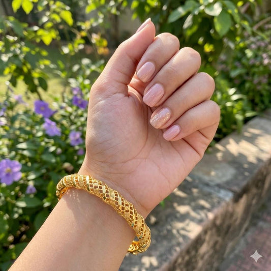 Classic Gold Round Bangle – Elegant & Timeless Design