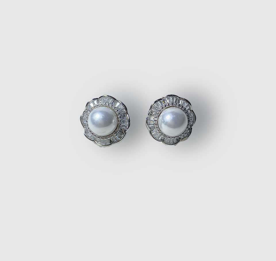 White Round Pearl Stud Earrings