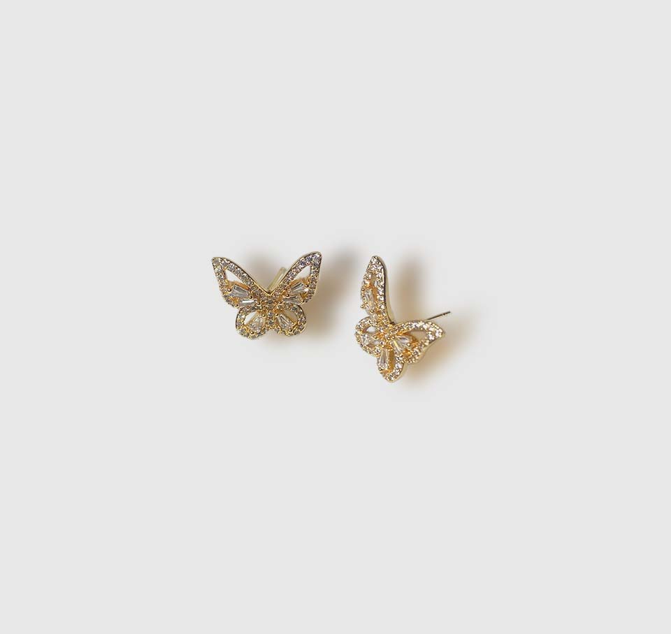 Golden Butterfly Earrings – Elegant & Cute Design