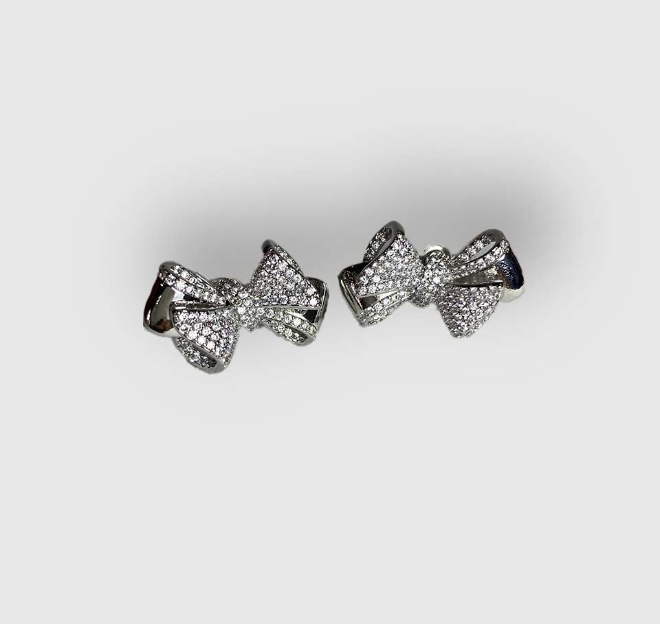 Crystal Bow Stud Earrings – Elegant Sparkle Design